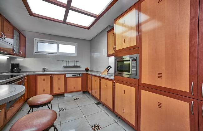 Grand Hyatt Residence - Photo 10