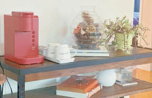 Brea Mall romantic two-bedroom house - Photo 25