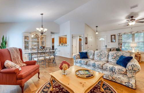 2 Mi to KSU Family Home with Games, Near Parks - Foto 8