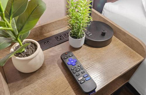 Steps Away From Mass Ave in Heart of Indy with Balcony - Foto 33