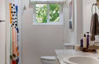 Relaxing River Retreat Near Moms Beach with Patio - Foto 23