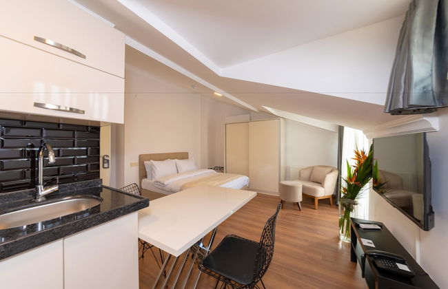 Joy Suites - Photo 56