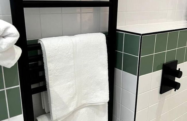 Design Led 1 bed in Cosmopolitan Queens Park - Foto 9