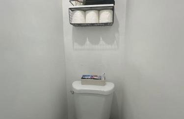 Relaxing Studio Getaway w BBQ, Patio and Parking - Foto 17