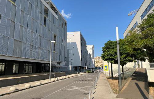 Apartment Away - Photo 26