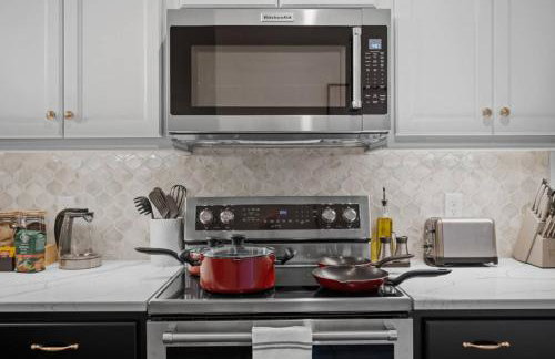 Stunning Penthouse Double King Suite on Butler Street with rooftop deck and free off street parking - Foto 56