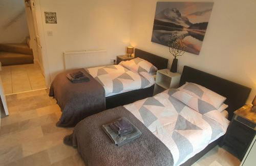 Idyllic 2 Bedroom Self-Contained UpsideDown Annexe - Photo 40