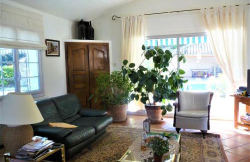 Attractive Holiday Home in C reste with Pool - Foto 3