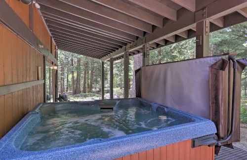 Lake Tahoe Family Home with Hot Tub and Game Room! - Foto 6