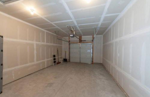 Modern Decor & Style KING bed Wifi with Garage - Foto 28