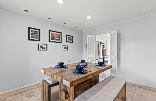 Spacious Preston Hollow Condo - Foto 9