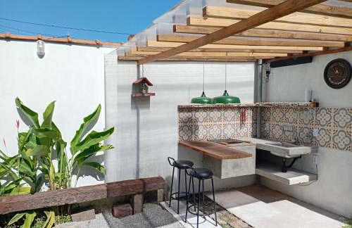 Casa com Ar Condicionado e Wifi 5G no Parque Mambucaba Na entrada do bairro - Foto 1