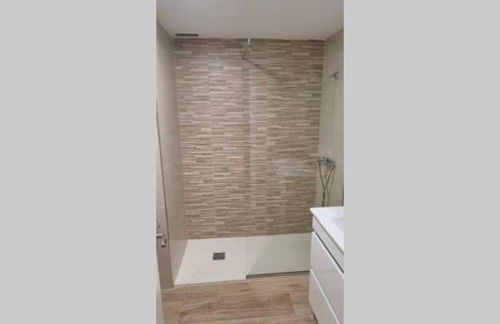 MUY CÉNTRICO, A 8 MIN DEL AVE ANDANDO, REFORMADO. - Foto 12