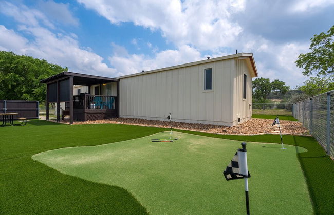 Comfort Charmmini Putting Greengame Roomgrill5 - Photo 32