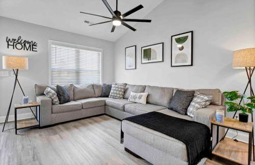 Relaxing 3 Bedroom Home Close to Beach & Airport! - Foto 17