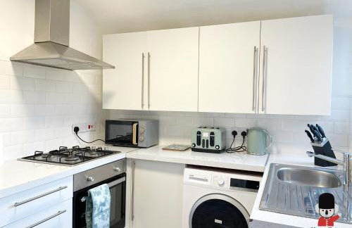 KozyGuru / Wigan / 2BR 4Beds / Newly Refurbished Stylish Holiday House / Close to Big Retail Park / UWNE034 - Foto 20