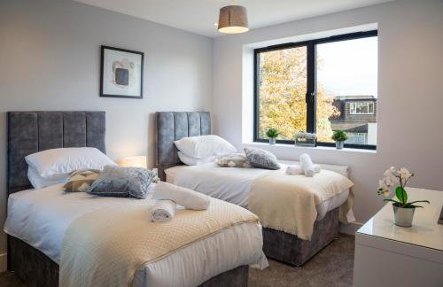 Hendon Luxury Home 2 - Photo 4