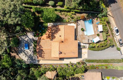 6BR Coastal Villa | Pool | Garden Serenity - Foto 36
