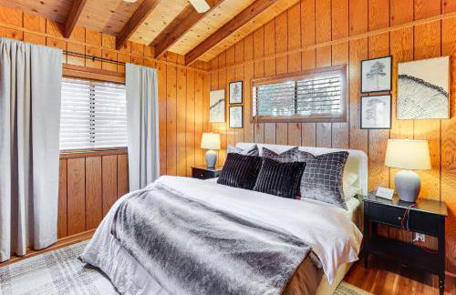 Hot Tub and Barrel Sauna! Lakefront Innsbrook Chalet - Foto 14