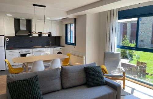 Ventanal de Saras Petfriendly Garaje Trastero y Chimenea - Arafita Apartamentos - Photo 26