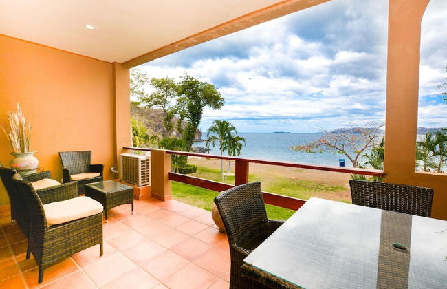 Elegant 3BR Beachfront Condo with Spacious Interior, Ocean-View Terrace & Direct Access to Playa Flamingo - Photo 1