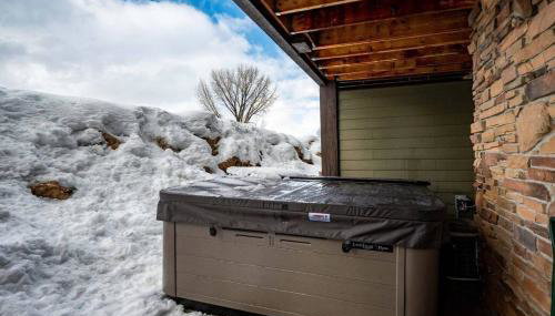 Lakeside Escape with Hot Tub - Foto 5