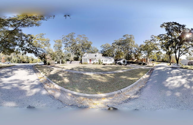 Pool Near Fort Moore Our White House - Foto 27