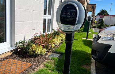 Modern 2 Bedroom Apartment - Photo 47