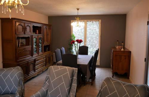 Maison cosy à Sully-sur-Loire, 5 chambres, terrasse, parking, draps et chauffage inclus - FR-1-590-220 - Photo 5