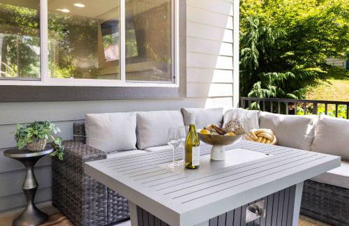 Modern Kirkland 4BR Family Oasis Kids Paradise - Photo 38