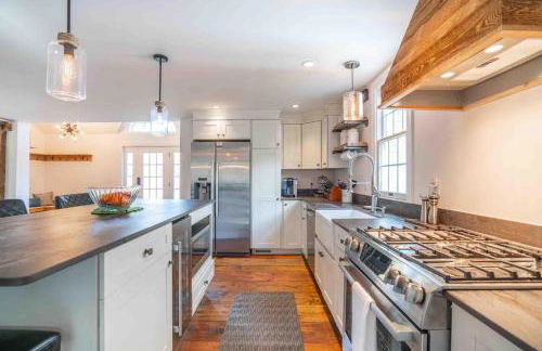 The Villa - Industrial Farmhouse with Hot Tub - Photo 21