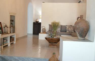 Spacious Paros, Lefkes house with awesome view - Photo 4