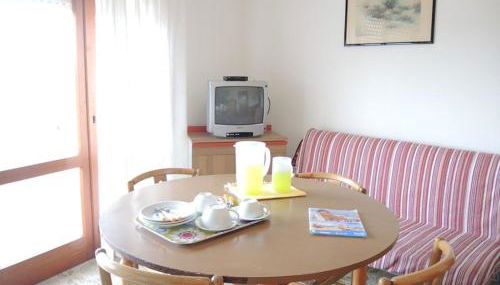 Luminous Flat With Balcony-beahost Rentals - Photo 4