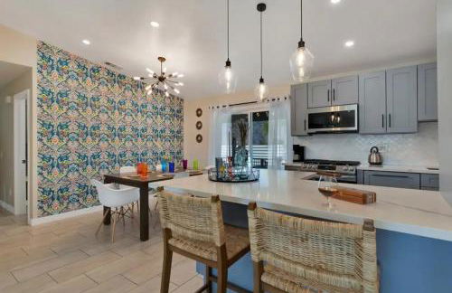 Havana House oasis with pool spa firepit game room and Mountain Views Be away from the city rules - Foto 18