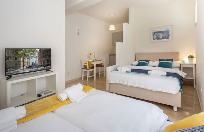 Colorful Studio Near Kvaternik Square - Photo 4