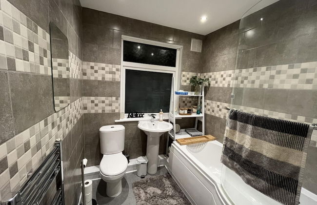 Elegant 2BD Family Retreat Blackpool Town! - Foto 11