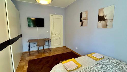 Villa Otolice obok Łowicza, 6 sypialni, balia, sauna, basen, snooker, 50 minut od Warszawy i Łodzi - Foto 5, wardrobe