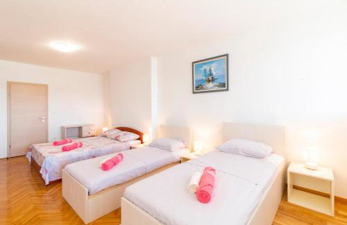 Your Vacation Apartment - Photo 11