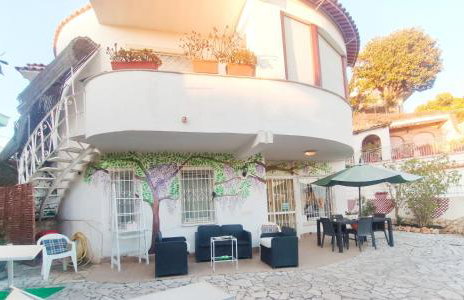 Amorevole villa con terrazza e doccia esterna - Foto 4