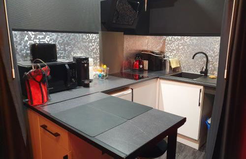 Studio Hot - Love Room Studios - Photo 10