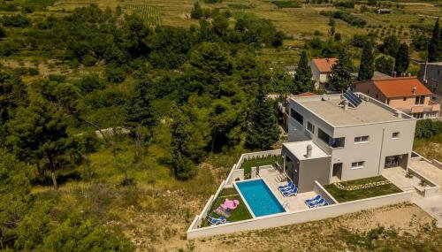 Luxe villa with pool, jacuzzi, and sauna - Foto 5