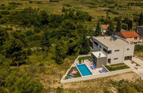 Luxe villa with pool, jacuzzi, and sauna - Foto 5