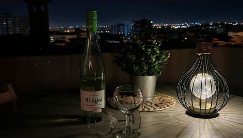 A un metro Sevilla. - Foto 4