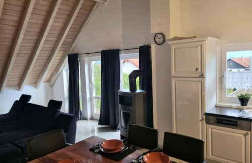 Dachgeschosswohnung im Grünen - Foto 7