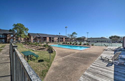 Game Day Retreat Pool Access, 2 Mi to Texas A and M - Foto 18