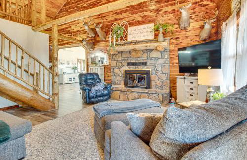 Expansive Mountain Home Rental with Yard and Fire Pit! - Foto 3