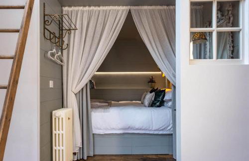 The Little Gate House - Photo 2