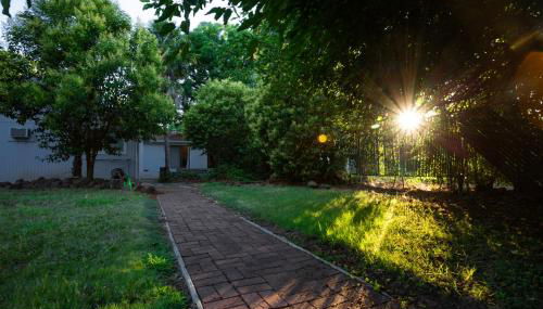 Downtown Dream Casa Near Chico State, Private Yard - Foto 4, Garden view