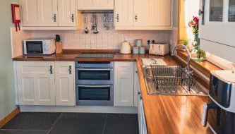 Owlswood Lodge - Photo 3