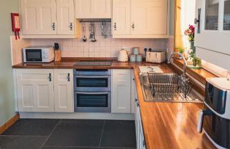 Owlswood Lodge - Photo 3